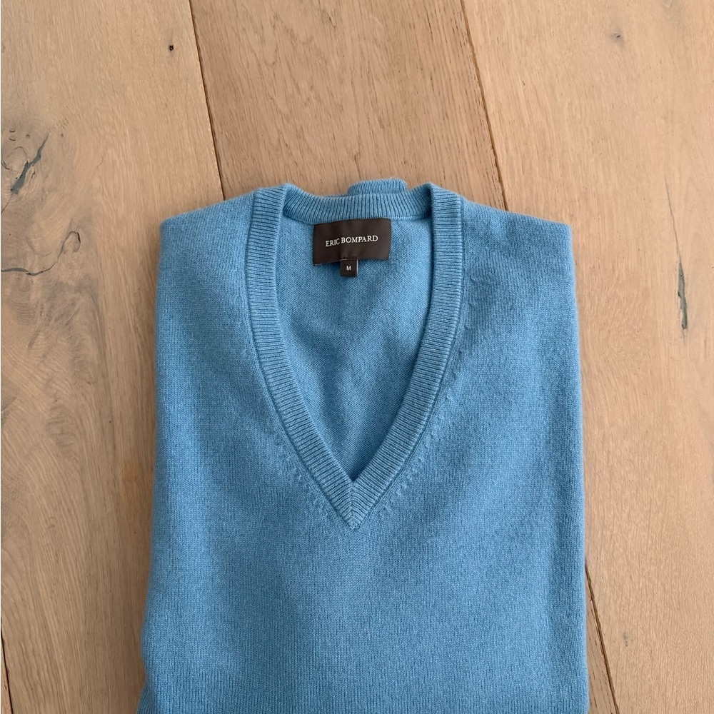 Eric Bompard Men's Sky Blue V-Neck Cashmere Sweater